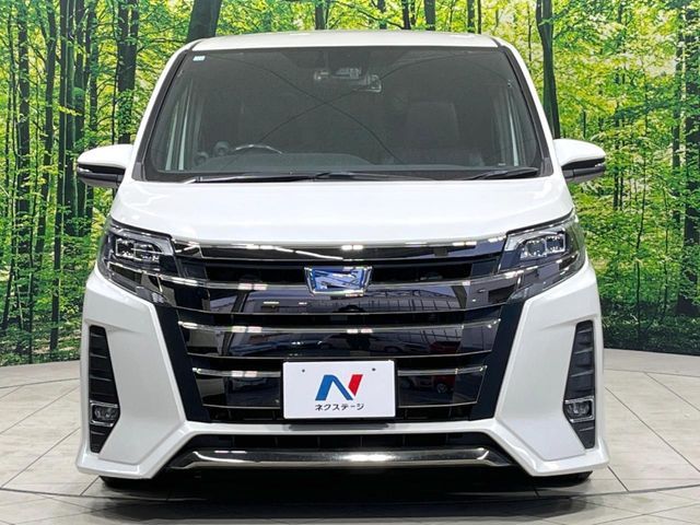 TOYOTA NOAH HYBRID 2018 Image 31