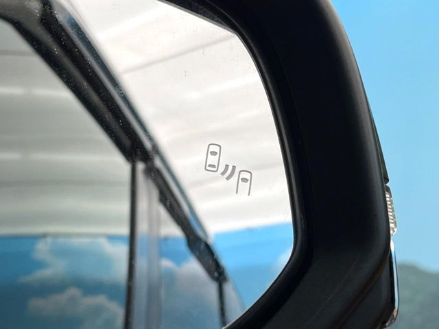 TOYOTA VOXY HYBRID 2023 Image 31