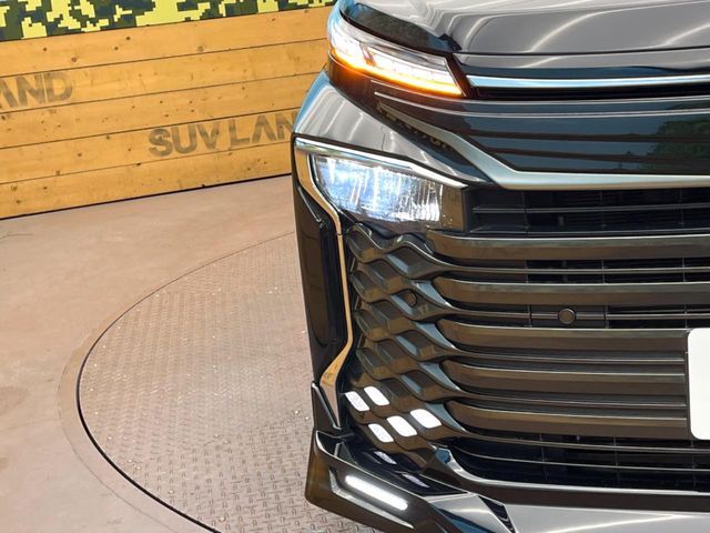 TOYOTA VOXY HYBRID 2023 Image 31