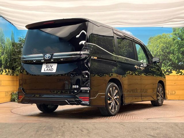 TOYOTA VOXY HYBRID 2023 Image 31