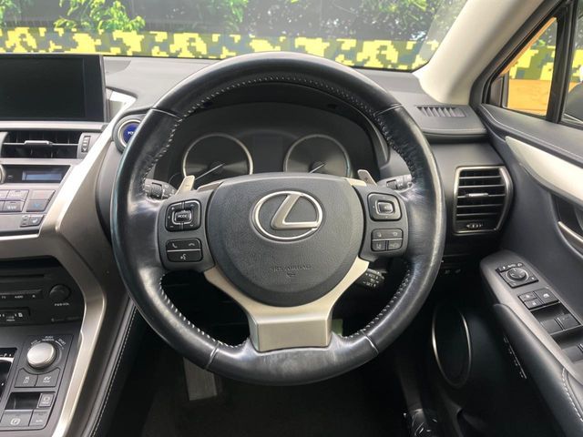 TOYOTA LEXUS NX300H 2015 Image 31