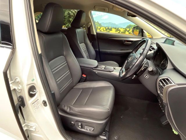 TOYOTA LEXUS NX300H 2015 Image 31