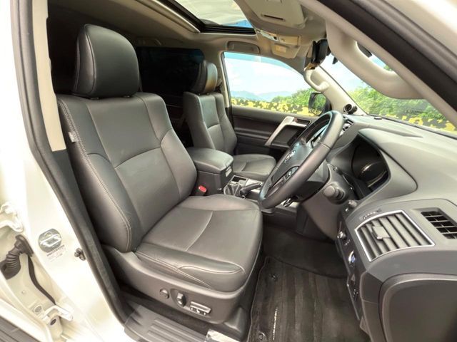 TOYOTA LANDCRUISER PRADO 2022 Image 31