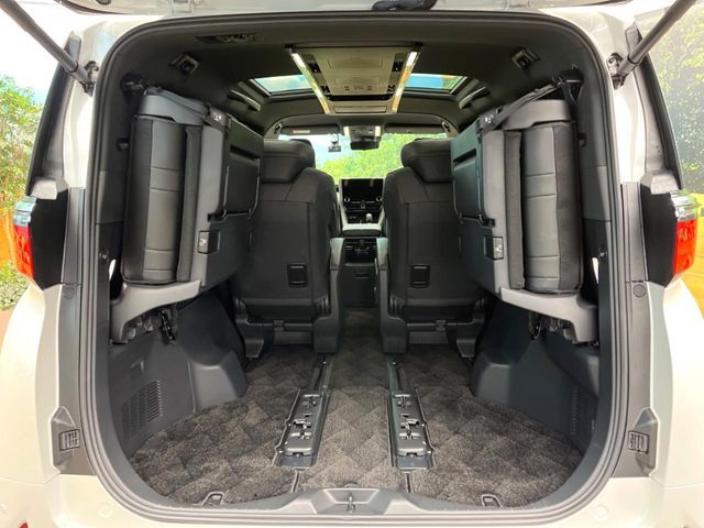 TOYOTA ALPHARD HYBRID 2023 Image 31