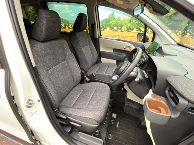 TOYOTA SIENTA HYBRID 2023 Image 31