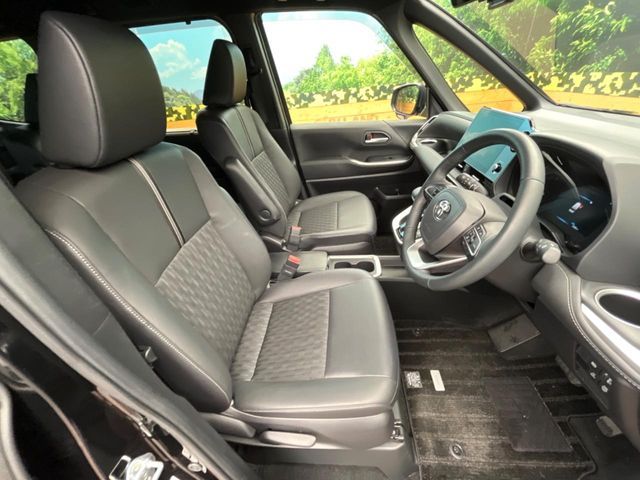 TOYOTA NOAH HYBRID 2024 Image 31