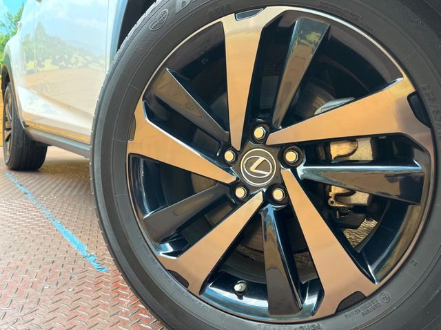 TOYOTA LEXUS NX300 2019 Image 31