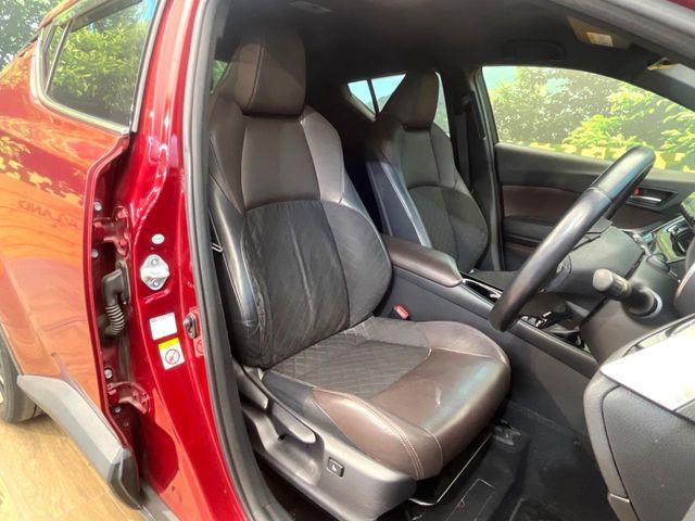 TOYOTA C-HR 2017 Image 31