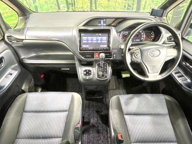 TOYOTA VOXY 2015 Image 31