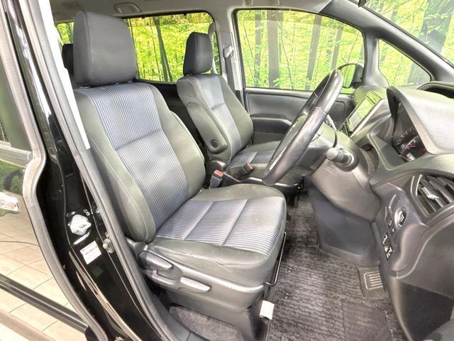 TOYOTA VOXY 2015 Image 31