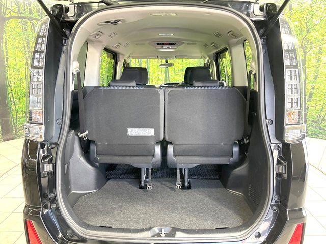 TOYOTA VOXY 2015 Image 31