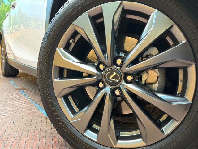 TOYOTA LEXUS UX250H 2020 Image 31