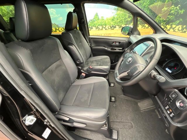 TOYOTA VOXY 2021 Image 31