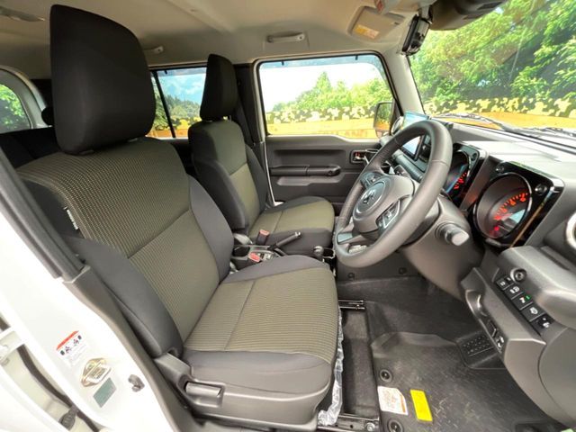 SUZUKI JIMNY NOMADE 2025 Image 31