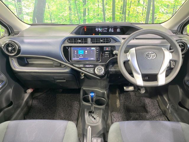 TOYOTA AQUA 2015 Image 31