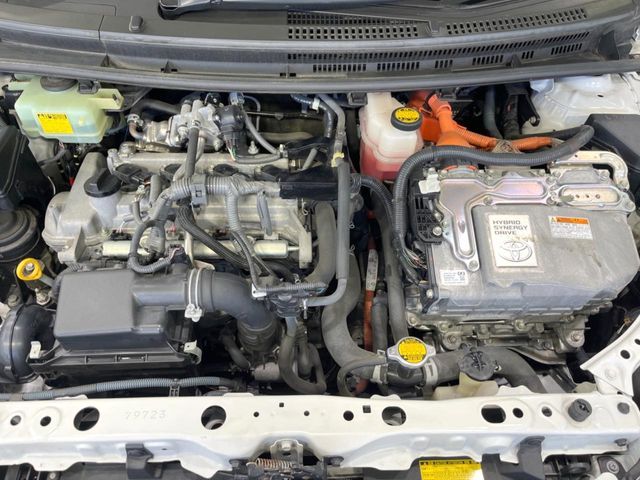 TOYOTA AQUA 2015 Image 31