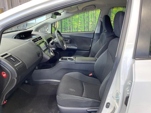 TOYOTA PRIUS ALPHA 2019 Image 31