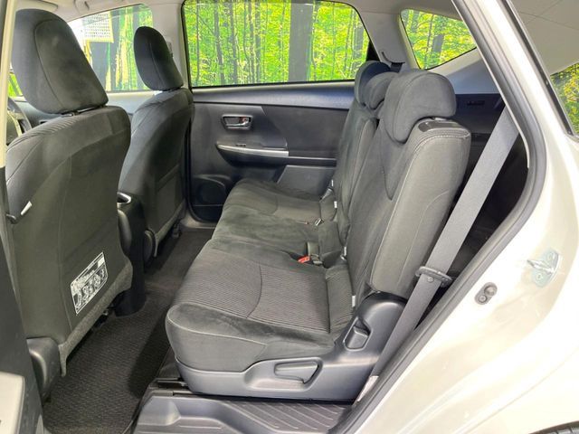 TOYOTA PRIUS ALPHA 2019 Image 31