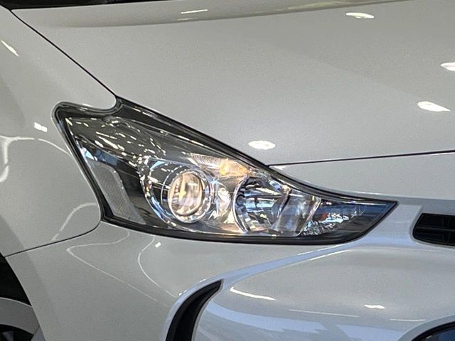 TOYOTA PRIUS ALPHA 2019 Image 31