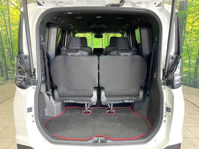 TOYOTA VOXY HYBRID 2025 Image 31