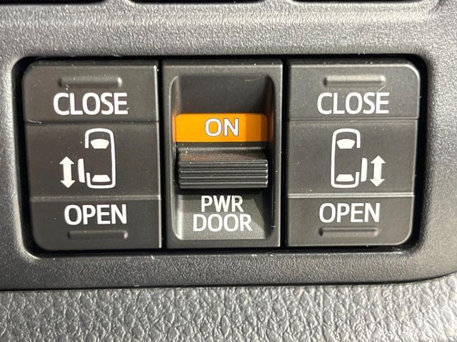 TOYOTA VOXY HYBRID 2020 Image 31