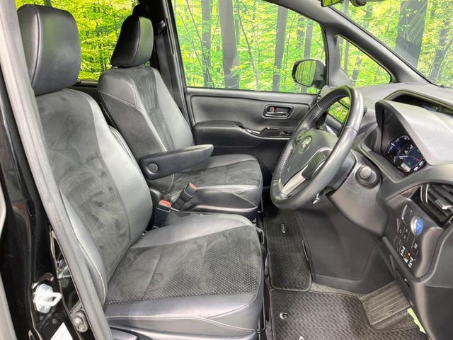 TOYOTA VOXY HYBRID 2020 Image 31