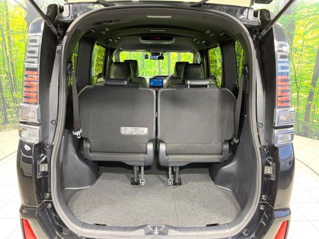 TOYOTA VOXY HYBRID 2020 Image 31