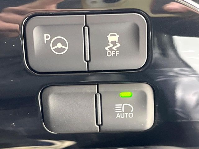 TOYOTA PRIUS 2018 Image 31