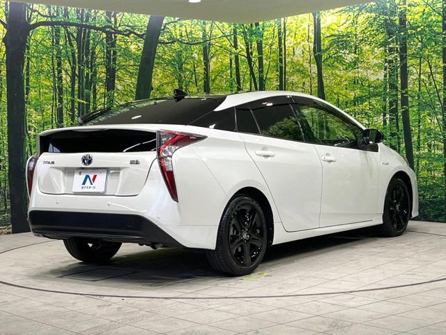 TOYOTA PRIUS 2018 Image 31