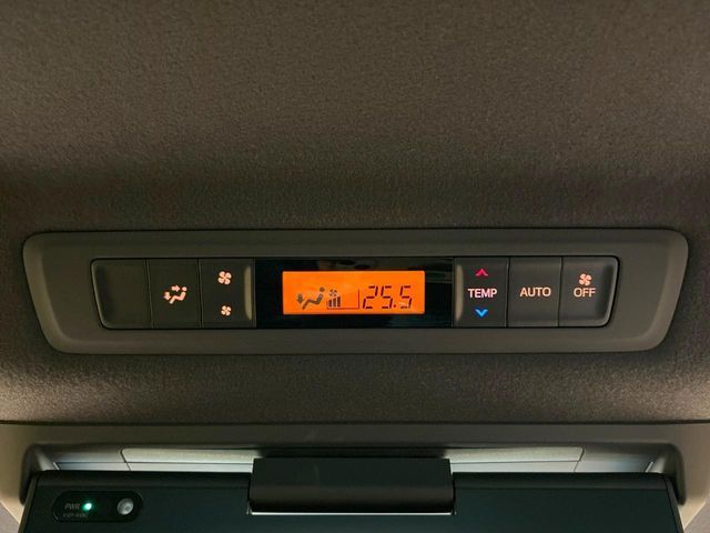 TOYOTA VOXY 2020 Image 31