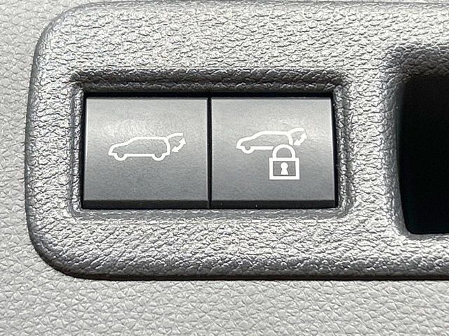 TOYOTA HARRIER 2WD 2023 Image 31