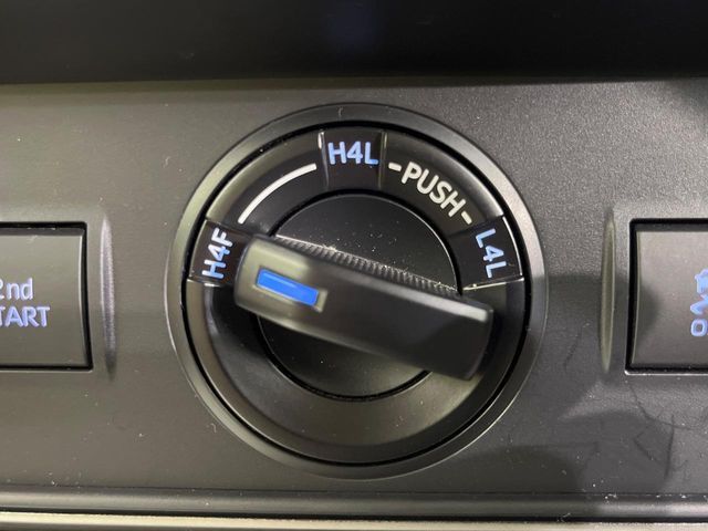 TOYOTA LANDCRUISER PRADO 2023 Image 31