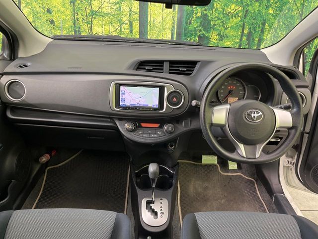 TOYOTA VITZ 2013 Image 31