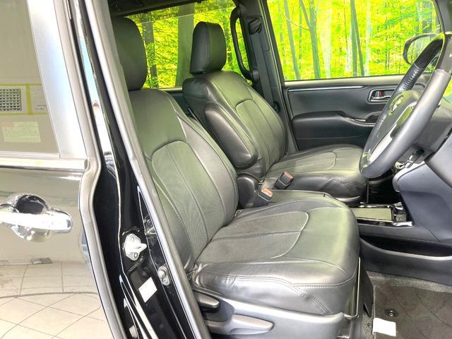 TOYOTA ESQUIRE HYBRID 2019 Image 31