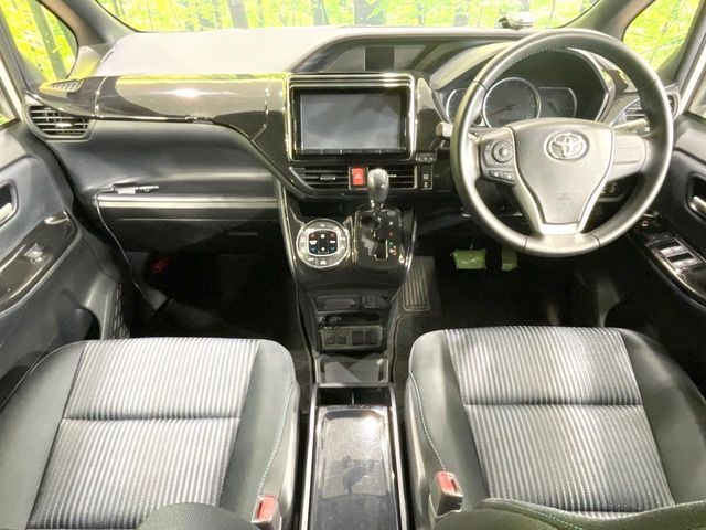 TOYOTA VOXY 2014 Image 31