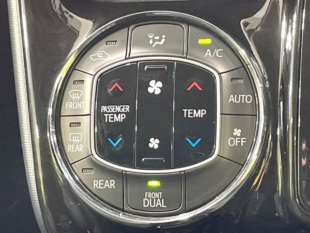 TOYOTA VOXY 2014 Image 31