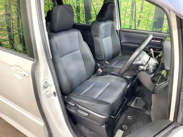 TOYOTA VOXY 2014 Image 31