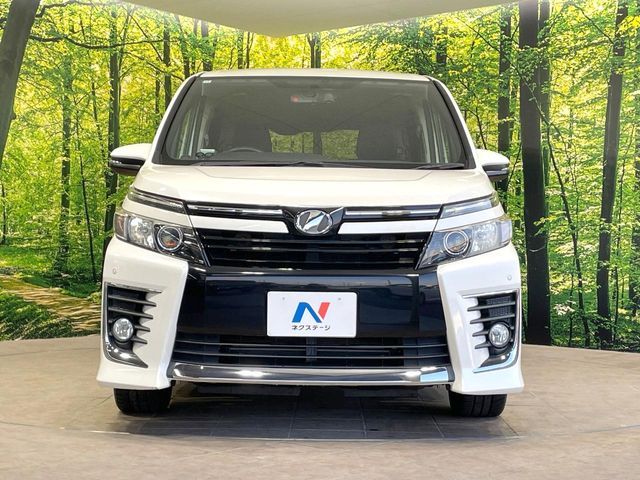 TOYOTA VOXY 2014 Image 31