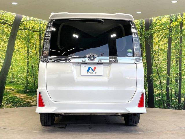 TOYOTA VOXY 2014 Image 31