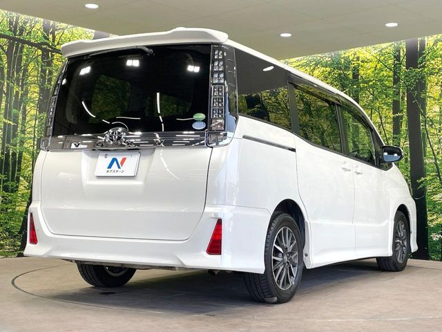 TOYOTA VOXY 2014 Image 31