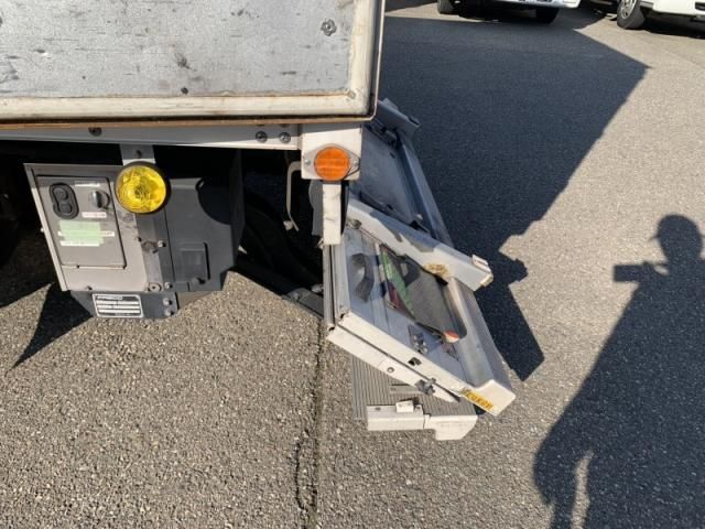 MITSUBISHI CANTER 2019 Image 31