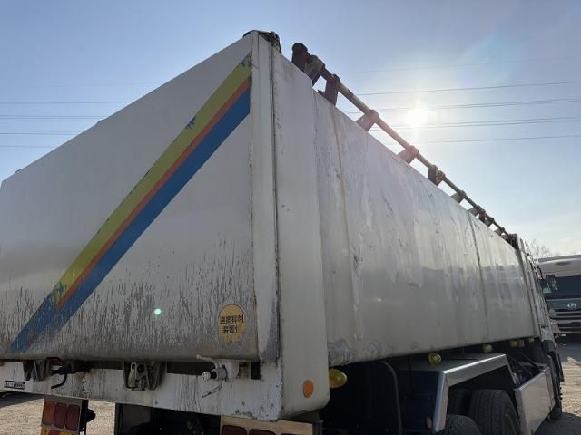 NISSAN DIESEL QUON 2012 Image 31