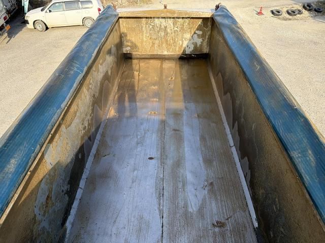 NISSAN DIESEL QUON 2012 Image 31