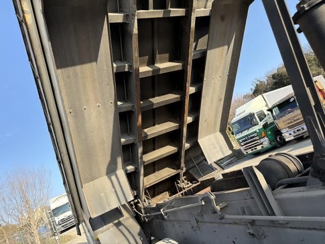 NISSAN DIESEL QUON 2012 Image 31