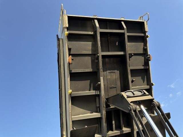 NISSAN DIESEL QUON 2012 Image 31