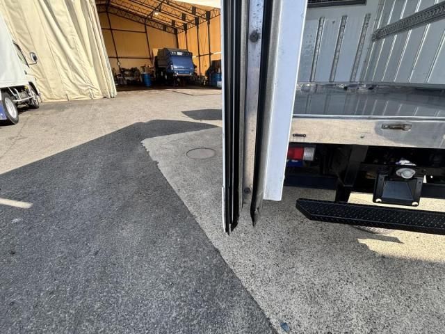 MITSUBISHI CANTER 2019 Image 31