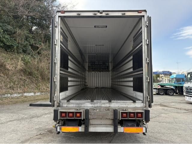 HINO PROFIA 2006 Image 31