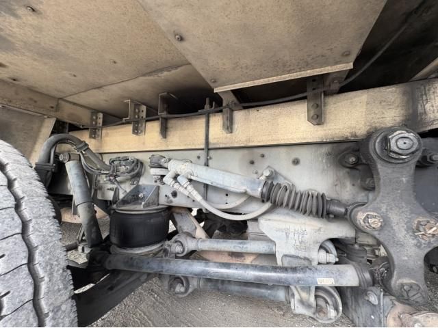 HINO PROFIA 2006 Image 31