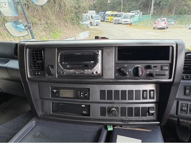 HINO PROFIA 2006 Image 31