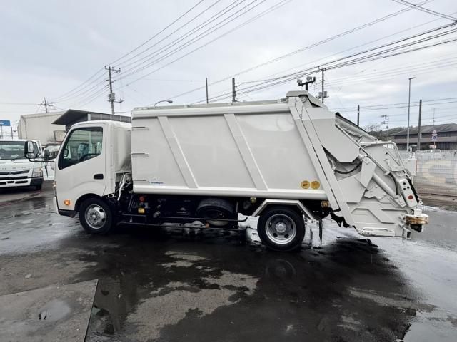 HINO DUTRO 2015 Image 31